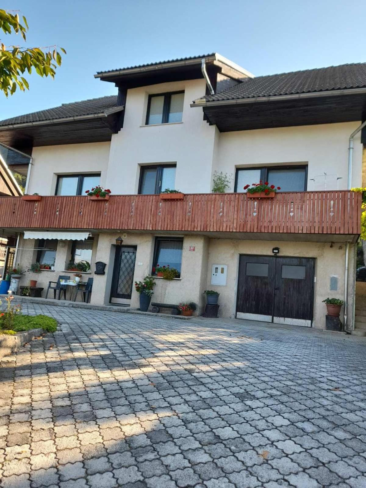 Apartment Katrin Zirovnica Dış mekan fotoğraf